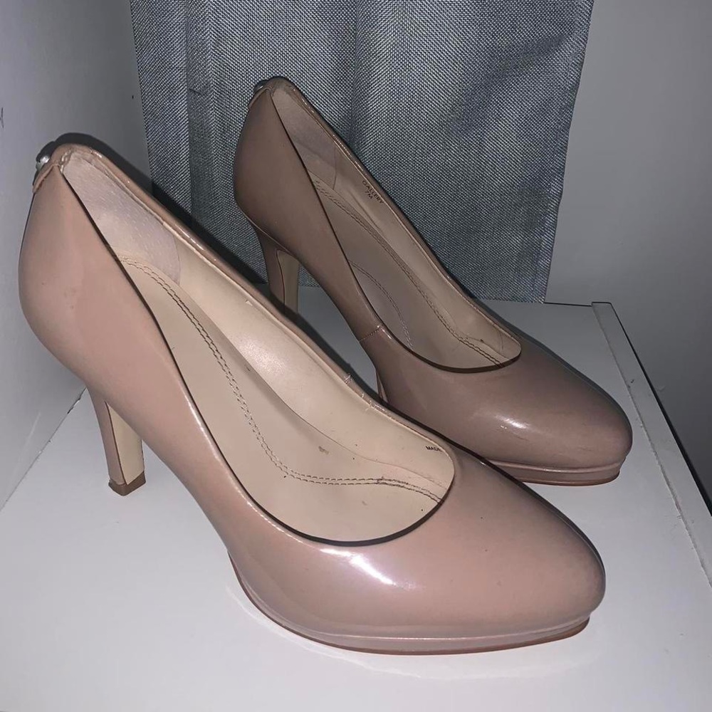 tahari nude heels
